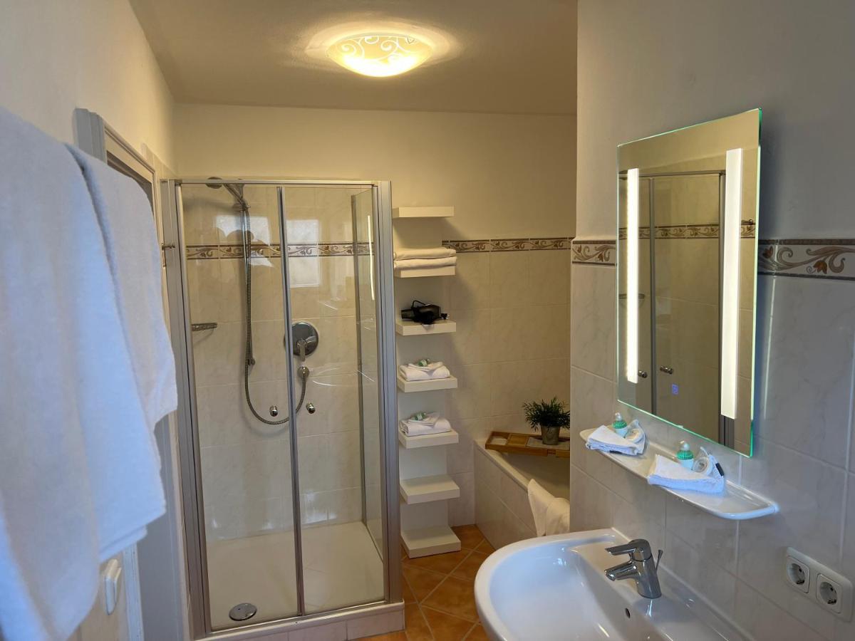 Alpen Suite Tegernsee - Grosse Sonnenterasse Und Idyllischer Garten Бад Виезее Екстериор снимка